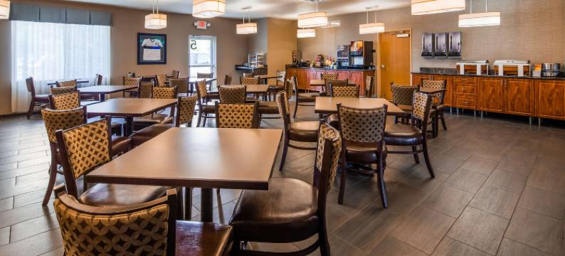 布莱恩国家体育中心贝斯特韦斯特优质酒店(Best Western Plus Blaine at the National Sports Center)图片