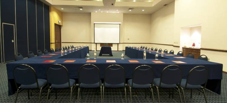 托卢卡特罗肯嘉年华酒店(Fiesta Inn Toluca Tollocan)图片