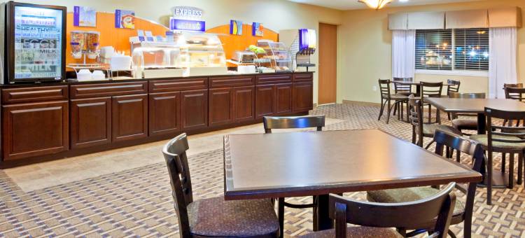 Holiday Inn Express 魔鬼湖(Holiday Inn Express Devils Lake)图片