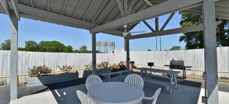 德克萨斯州哥伦布美洲最佳价值酒店(Americas Best Value Inn Columbus)图片