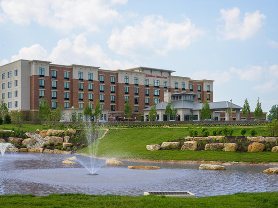 埃克斯顿西切斯特希尔顿花园酒店