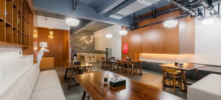 贵阳路茗布依酒店(花溪区政务中心花溪公园店)图片
