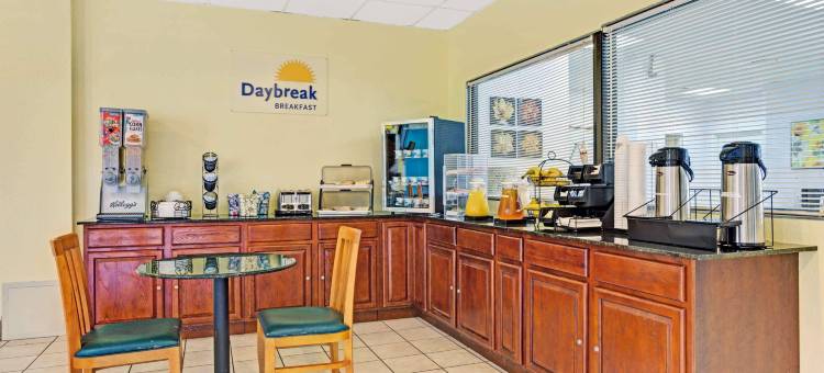 诺福克军事圈戴斯酒店(Days Inn by Wyndham Norfolk Military Circle)图片
