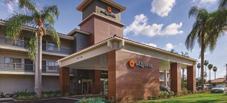 奥兰治郡机场拉昆塔温德姆套房酒店(La Quinta by Wyndham Orange County Airport)图片