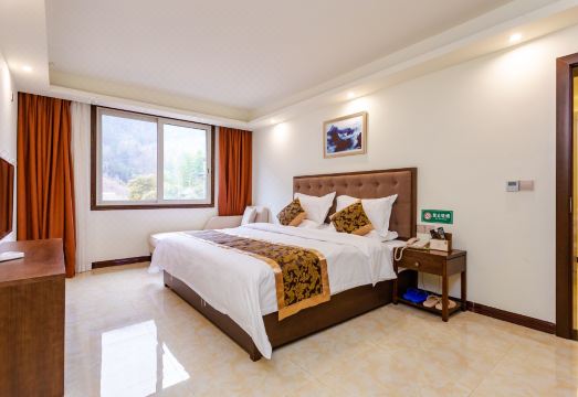 Danxia Valley Hotel Hotel Overview