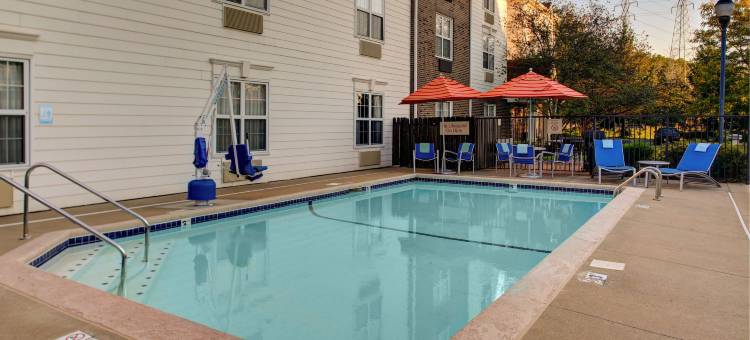 米德尔堡高地克里夫兰机场美茵斯坦套房酒店(MainStay Suites Middleburg Heights Cleveland Airport)图片