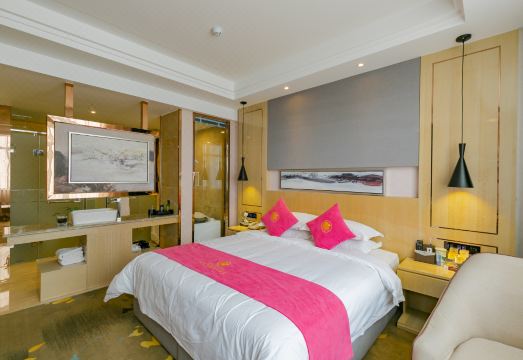 Venice International Hotel Hotel Overview