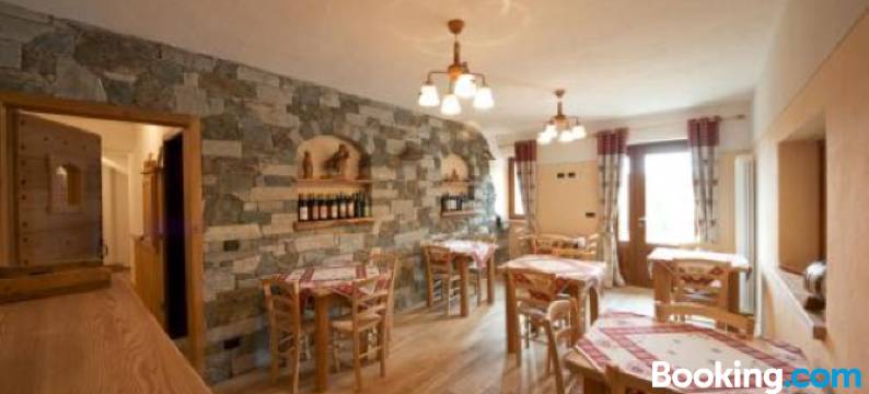 勒科因德斯梅乐泽斯旅馆(Le Coin des Mélèzes - Ski, Nature & Trek - Camere in Baita di Montagna)图片