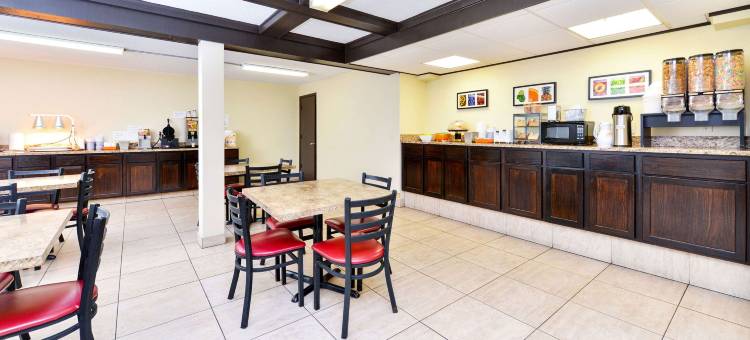 路易温道旅馆 - 中央清水(Rodeway Inn Clearwater - Central)图片