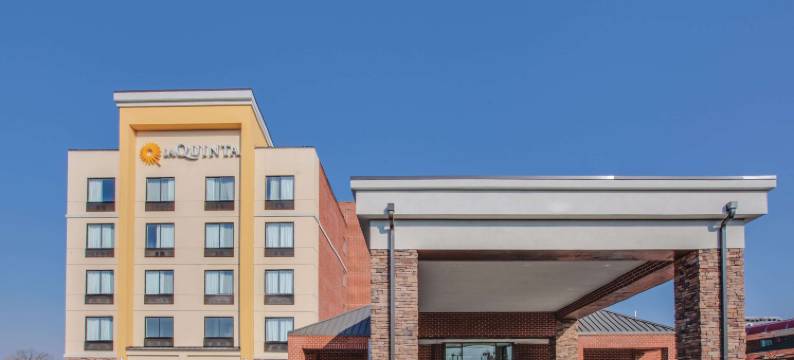 费城机场拉昆塔温德姆套房酒店(La Quinta Inn & Suites by Wyndham Philadelphia Airport)图片