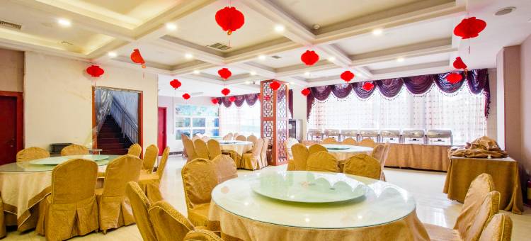 新县晨光宾馆(龙泉公园火车站店)图片