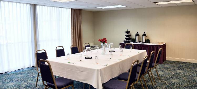 Holiday Inn 阿克伦的西(Spark by Hilton Akron Fairlawn)图片