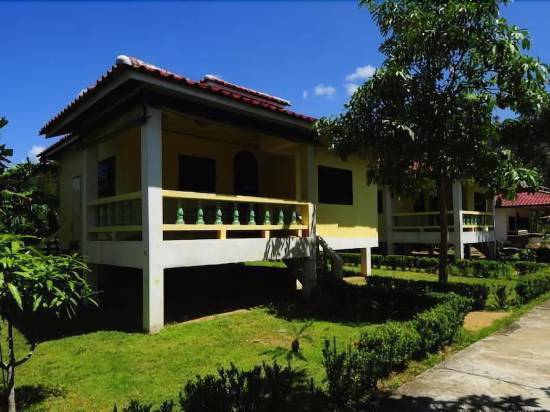 蘇梅島邦普日出村酒店