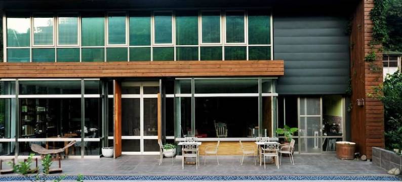 小鸟敲门度假屋图片