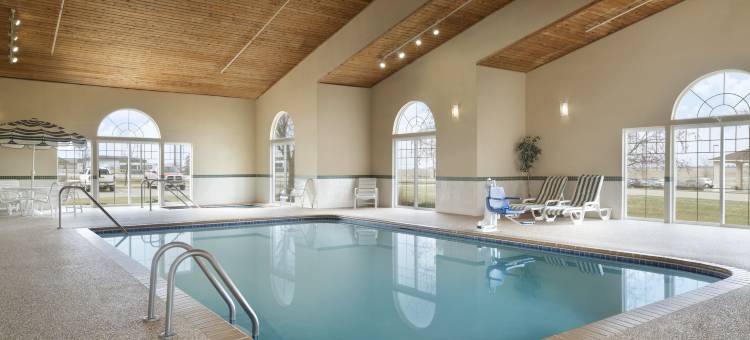 格林内尔丽怡酒店(Country Inn & Suites by Radisson, Grinnell, IA)图片