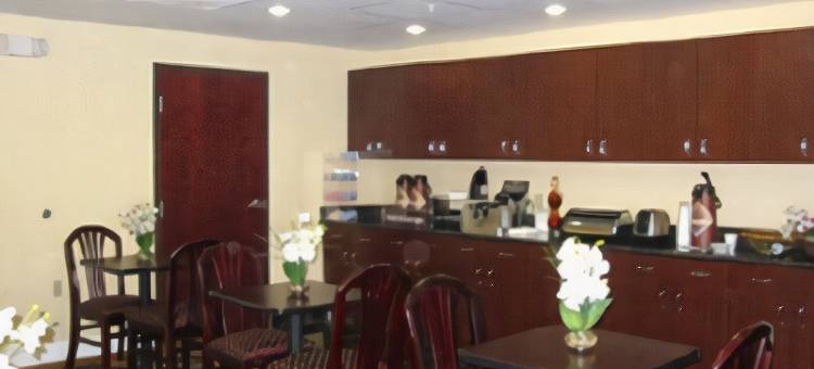 山姆休斯顿收费公路温德姆戴斯套房酒店(Days Inn & Suites by Wyndham Sam Houston Tollway)图片