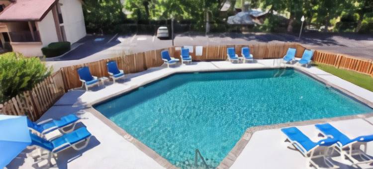 加特林堡市中心速8酒店及会议中心(Super 8 by Wyndham Downtown Gatlinburg at Convention Center)图片