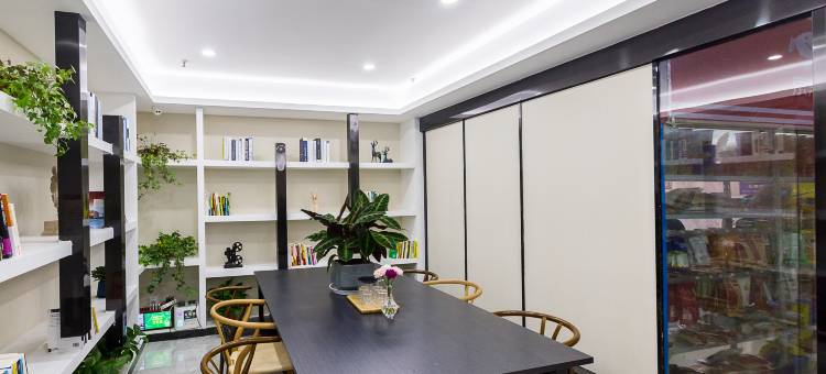 易佰良品酒店(南京东南大学诚信大道地铁站店)图片