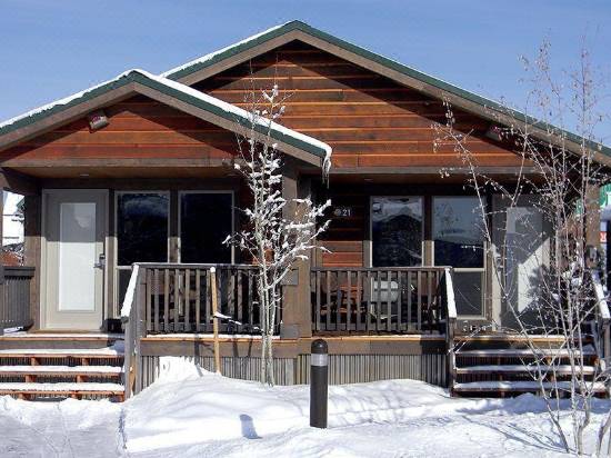 Explorer Cabins At Yellowstone Hotel Reviews And Room Rates