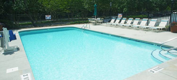 罗利达勒姆机场凯艺套房酒店(Quality Inn & Suites Raleigh Durham Airport)图片