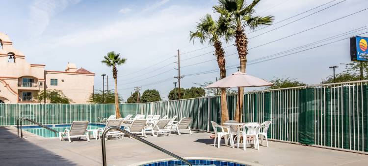 埃尔森特罗8号州际公路舒适套房酒店(Comfort Inn & Suites El Centro I-8)图片