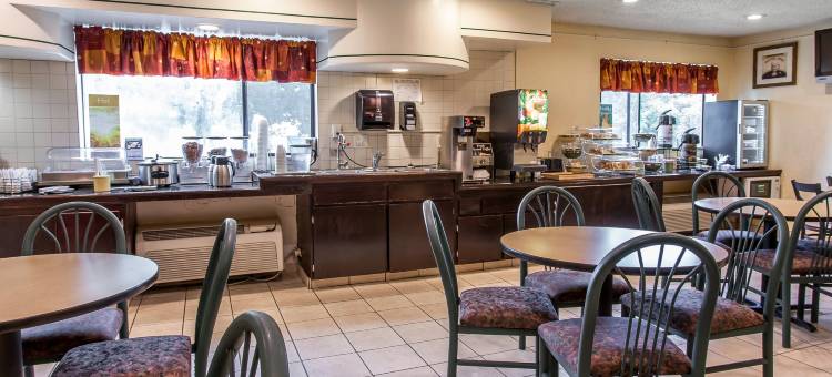 莱西I-5凯艺套房酒店(Quality Inn & Suites Lacey Olympia)图片