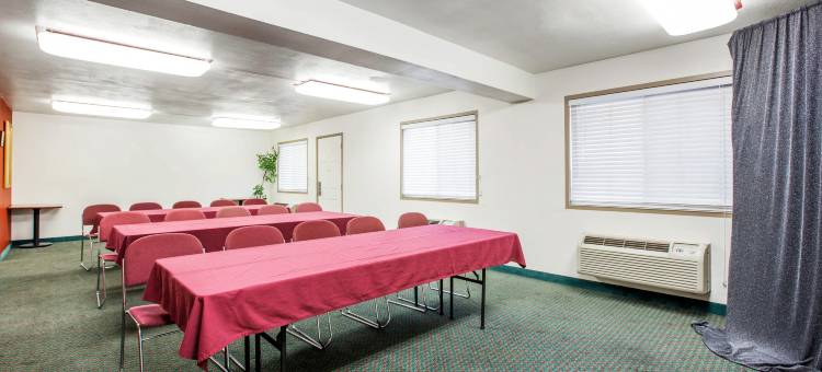 弗雷斯诺约瑟米特哈维6号汽车旅馆(Motel 6 Fresno, CA - Yosemite Hwy)图片