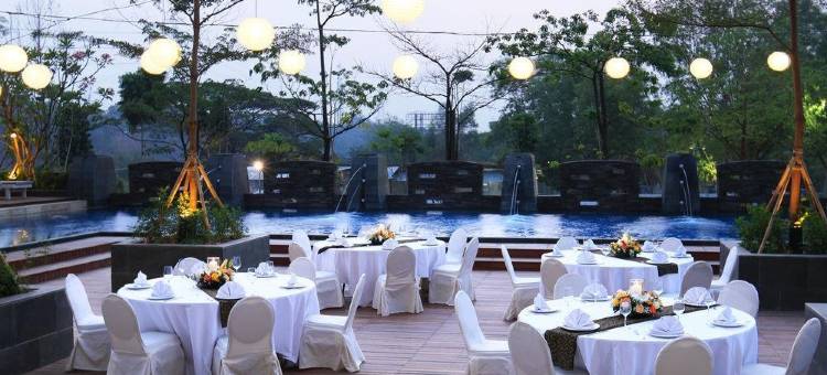 加拉璜凤凰木酒店(Delonix Hotel Karawang)图片