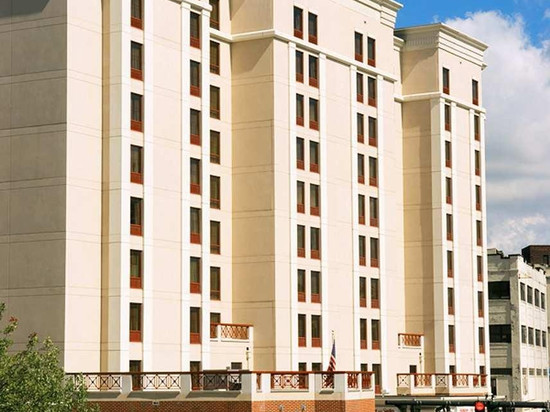 奥尔巴尼中心欢朋套房酒店