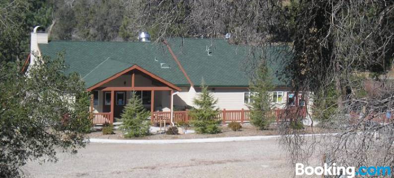 欧克扎尼塔温泉营地3号度假屋(Oakzanita Springs Camping Resort Cottage 3)图片