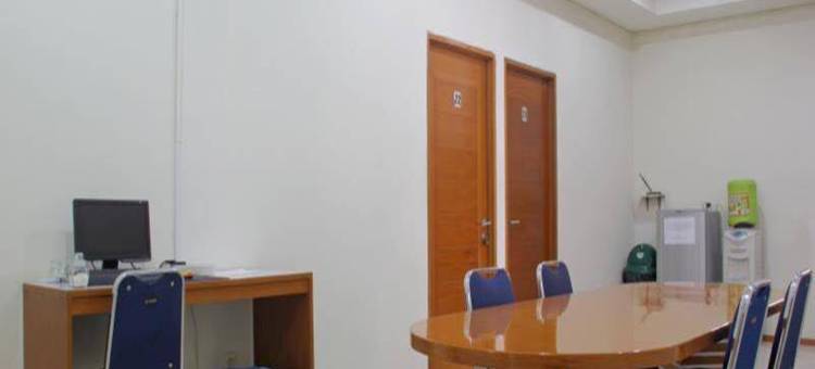 RedDoorz Near Paris Van Java图片