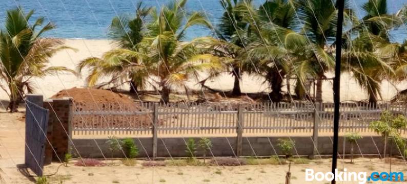 阿达莱彻耐海滩宾馆(Beach Guest House Addalaichenai)图片