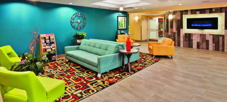 罗切斯特梅奥诊所南拉昆塔温德姆套房酒店(La Quinta Inn & Suites by Wyndham Rochester Mayo Clinic S)图片