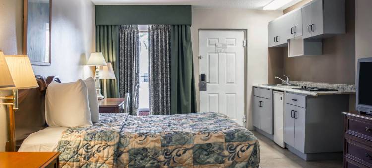 克里尔沃特-但尼丁罗德威酒店(Rodeway Inn Clearwater-Dunedin)图片