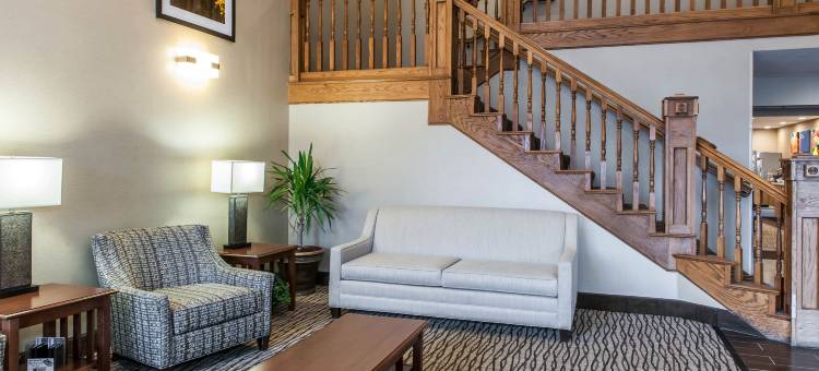 舒适套房酒店(Comfort Inn & Suites Napoleon)图片