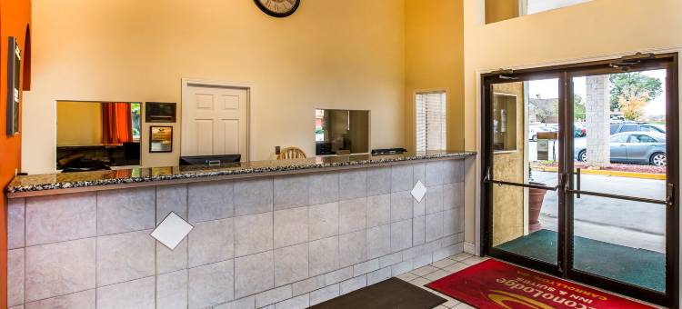 卡罗尔顿罗德威旅馆及套房(Rodeway Inn & Suites)图片