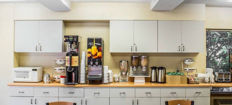 罗利北凯艺套房酒店(Quality Inn & Suites Raleigh North Raleigh)图片