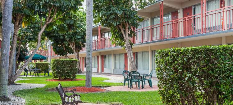 西棕榈滩温德姆戴斯酒店(Days Inn Airport North West Palm Beach)图片