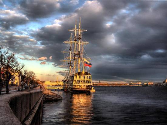 聖彼得堡科勒斯普戈洛霍瓦亞4號公寓