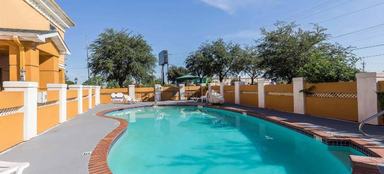 格兰伯里凯艺套房酒店(Quality Inn & Suites Granbury)图片