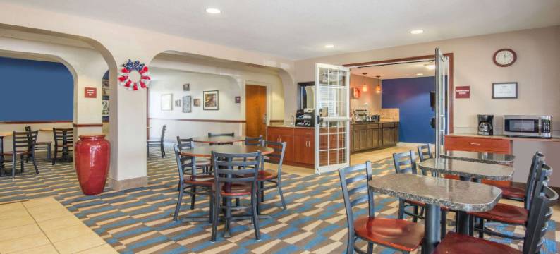 迈阿密麦客达套房酒店(Microtel Inn & Suites by Wyndham Miami)图片