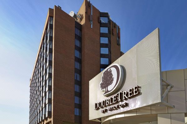 西埃德蒙顿希尔顿逸林酒店