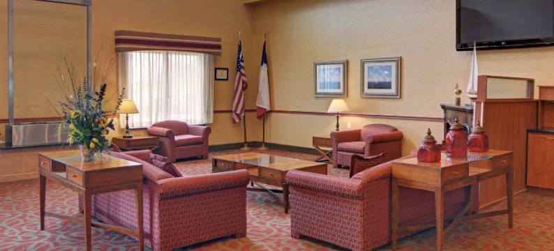 舒适套房酒店(Quality Suites Near Cedar Creek Lake)图片