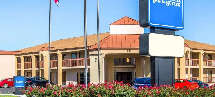 北克拉克斯维尔罗德威套房旅馆(Rodeway Inn & Suites)图片