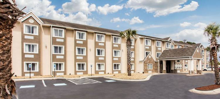 近奥特莱斯的默特尔比奇品质酒店及套房(Quality Inn & Suites Myrtle Beach Near Outlets)图片