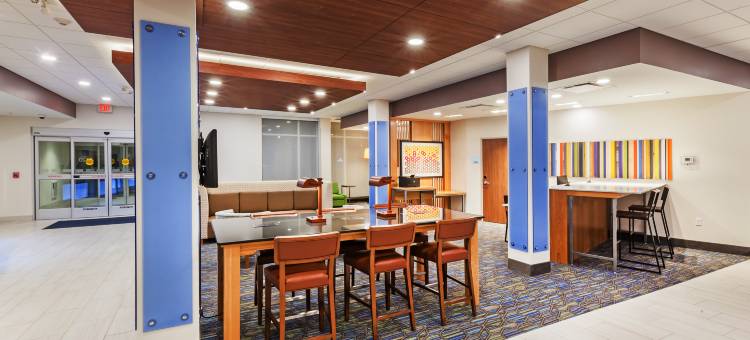 Holiday Inn Express & Suites Lenexa - Overland Park Area图片