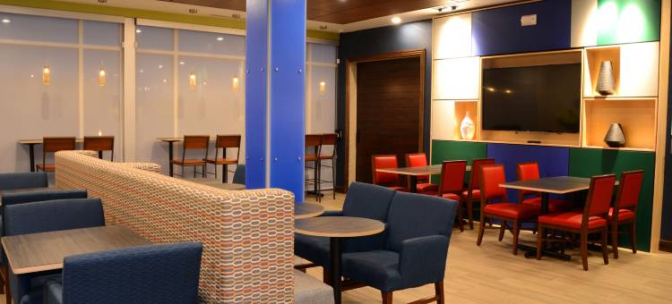 智选假日套房酒店蒙罗维尔(Holiday Inn Express & Suites Pittsburgh - Monroeville)图片