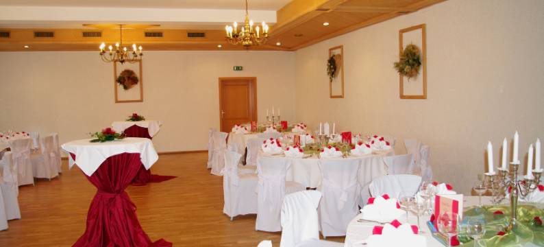 劳勃里博德斯格大地勇气酒店(Land-Gut-Hotel Räuber Lippoldskrug)图片