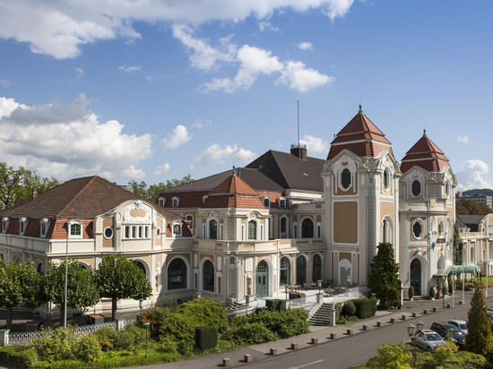 巴德诺因阿施柏阁酒店