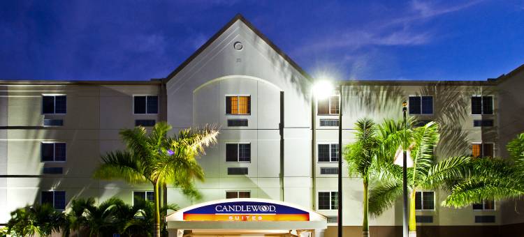 Candlewood Suites 迈尔斯堡萨尼贝尔网关(Candlewood Suites Fort Myers-Sanibel Gateway)图片
